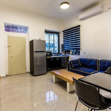 Sunset Beach Apartments Tel Aviv Bagian luar foto