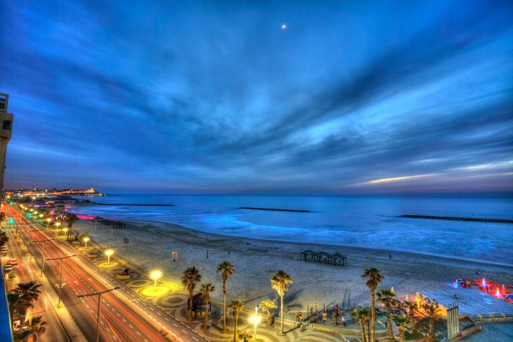 Sunset Beach Apartments Tel Aviv Bagian luar foto