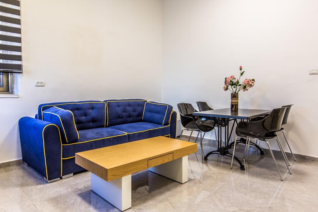 Sunset Beach Apartments Tel Aviv Bagian luar foto