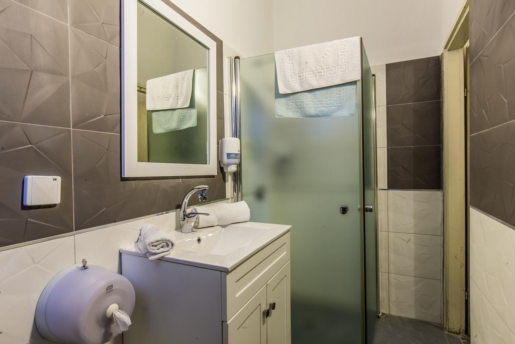 Sunset Beach Apartments Tel Aviv Bagian luar foto