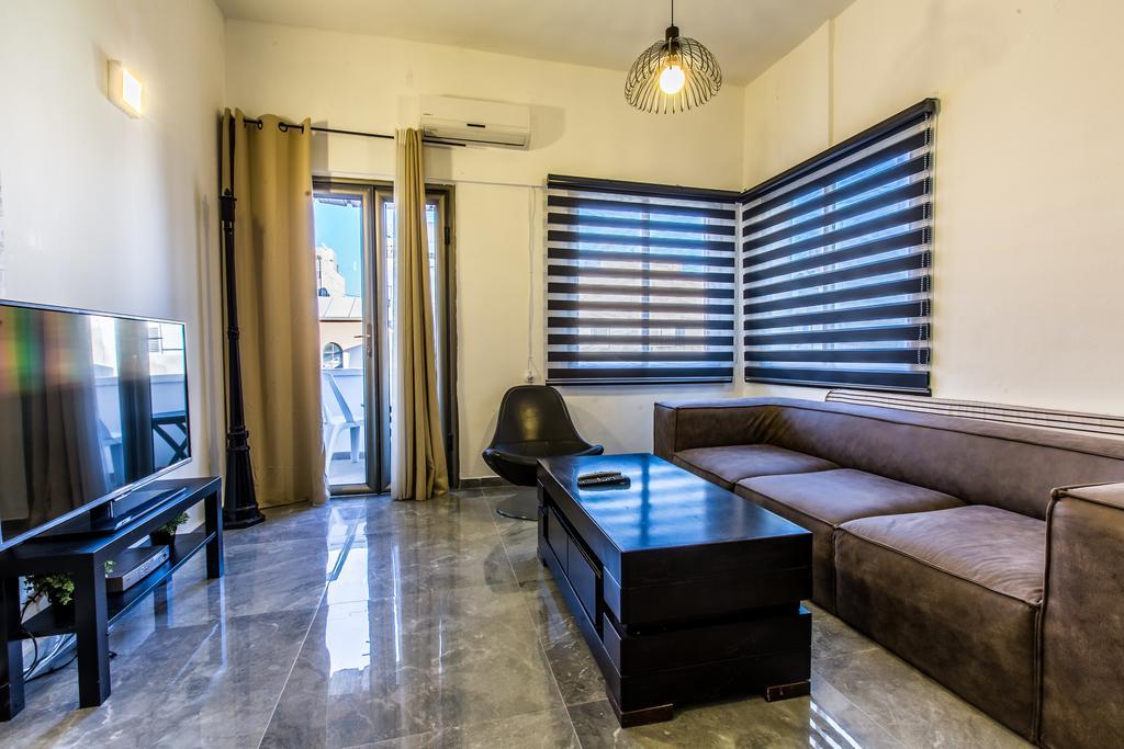 Sunset Beach Apartments Tel Aviv Bagian luar foto