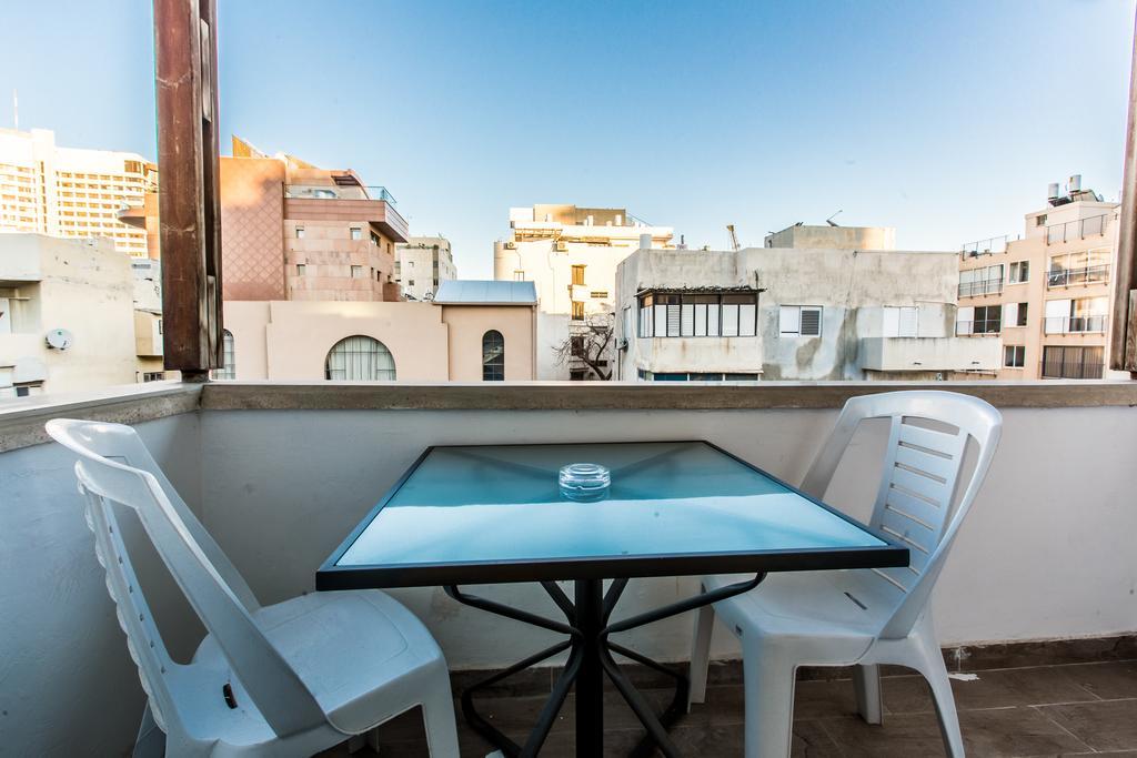 Sunset Beach Apartments Tel Aviv Bagian luar foto
